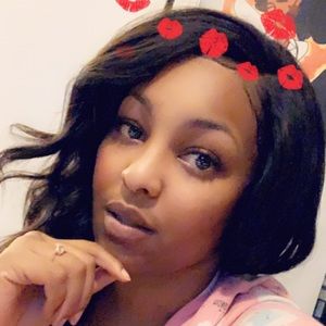 Meet your Posher, Ebony